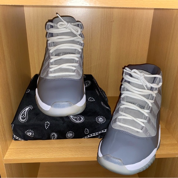 Men’s Size 9.5 “Cool Grey” Air Jordan 11s For Sale - Picture 4 of 9